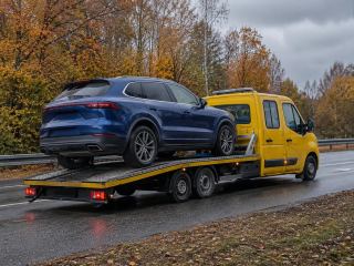 SUV zabezpieczony na platformie lawety – Ełk 24h